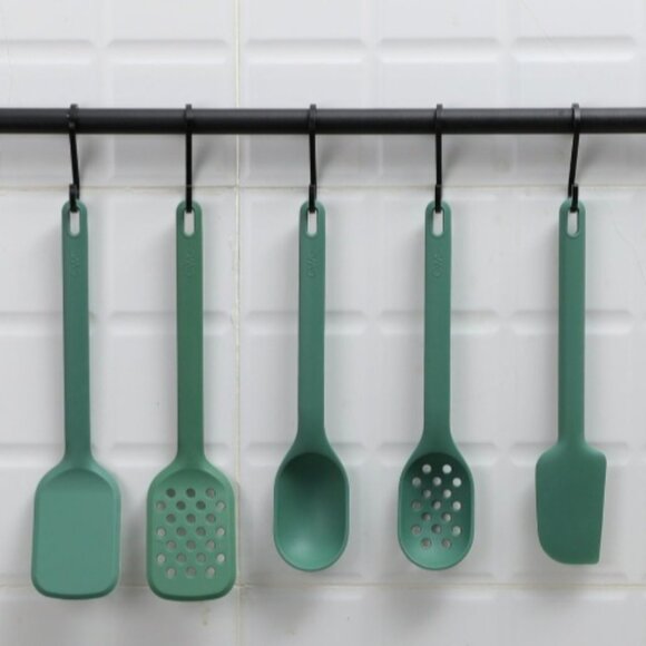 Set of 5 Green Silicone Kitchen Utensils - Picture 2 of 2